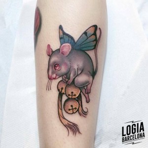 tatuaje-pierna-raton-volador-logia-tattoo-stefano-giorgi 